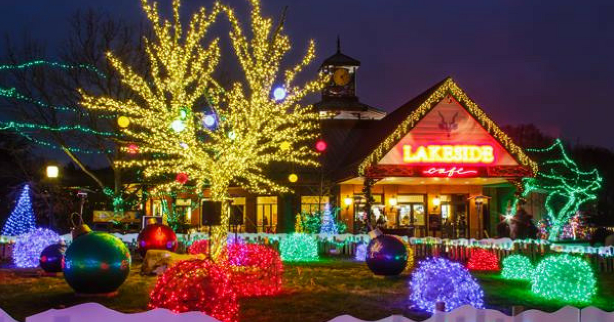 The Best Holiday Light Displays in St. Louis | Family Attractions Card